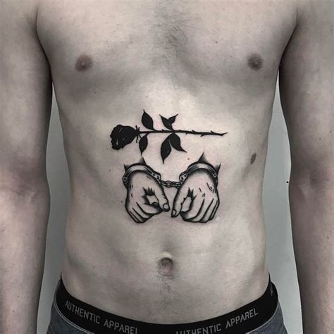 tatuajes para hombres en el abdomen|53 Tatuajes ingeniosos en el abdomen: Algunos。